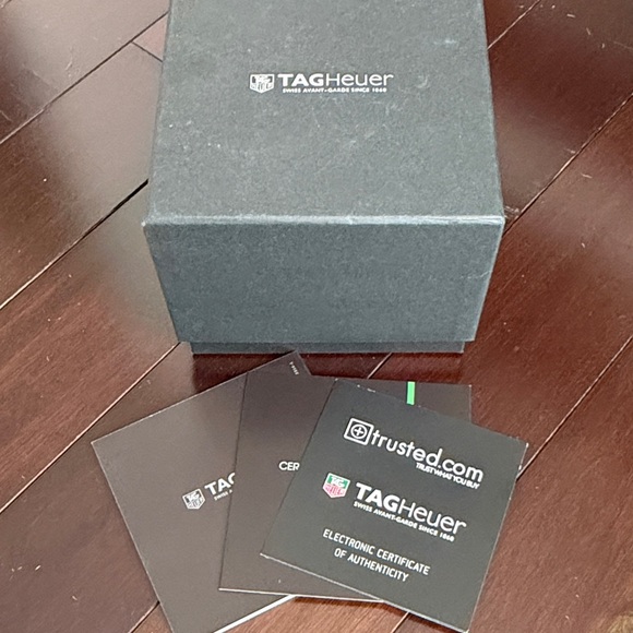 CR7 Limited Edition Black and Green Watch - Picture 8 of 8